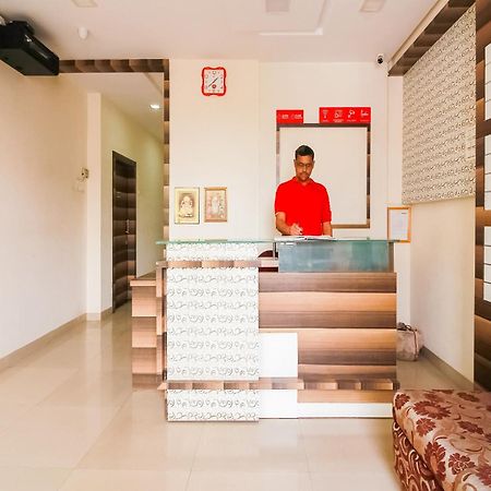 Hotel O Unique Inn Dhule Екстер'єр фото