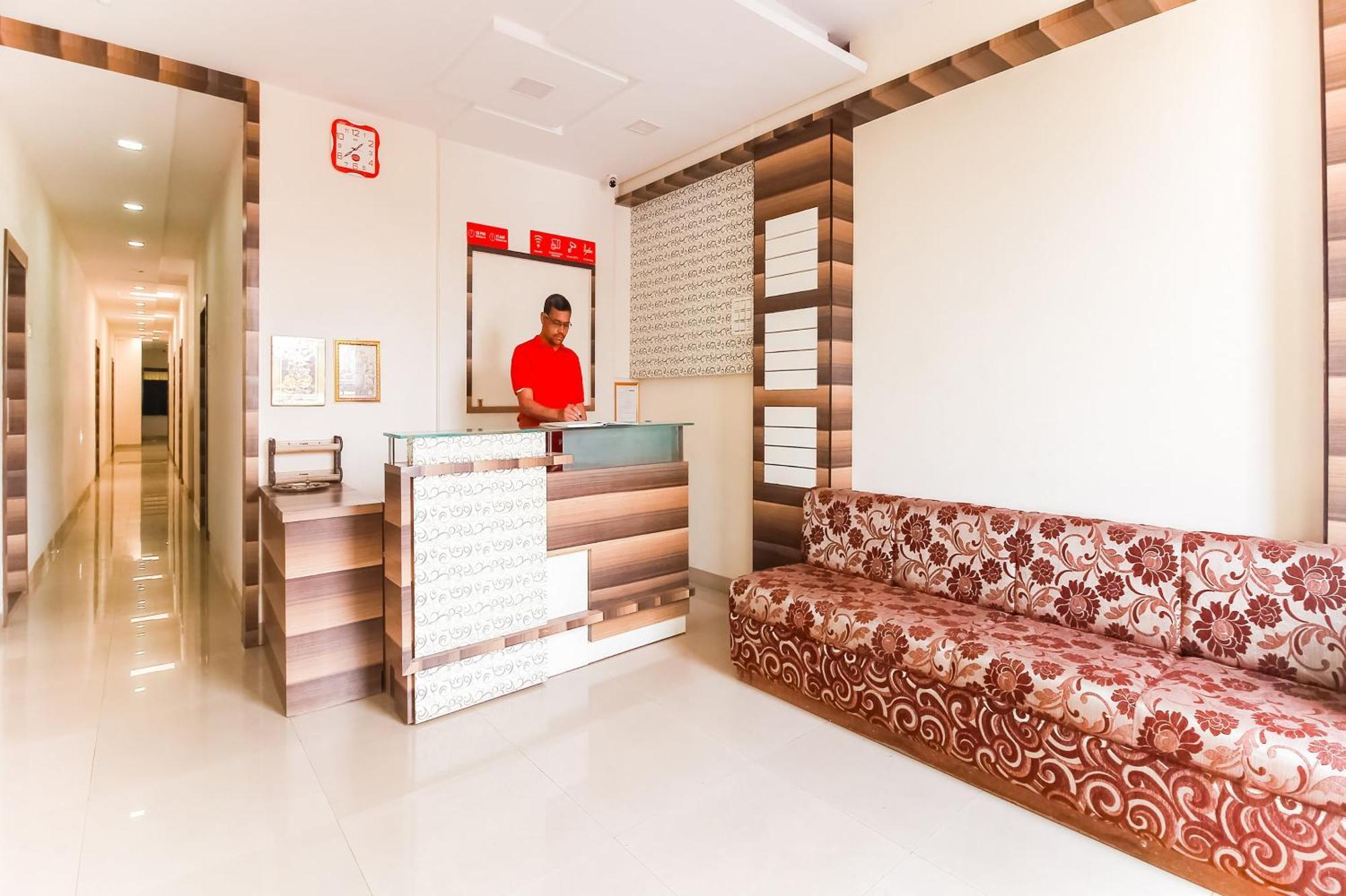 Hotel O Unique Inn Dhule Екстер'єр фото